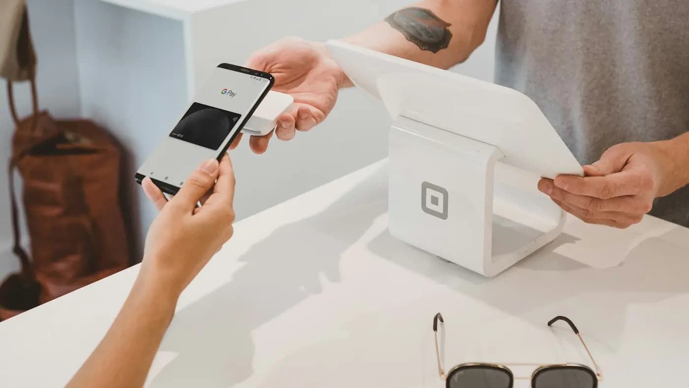 Contactless payment on a card reader