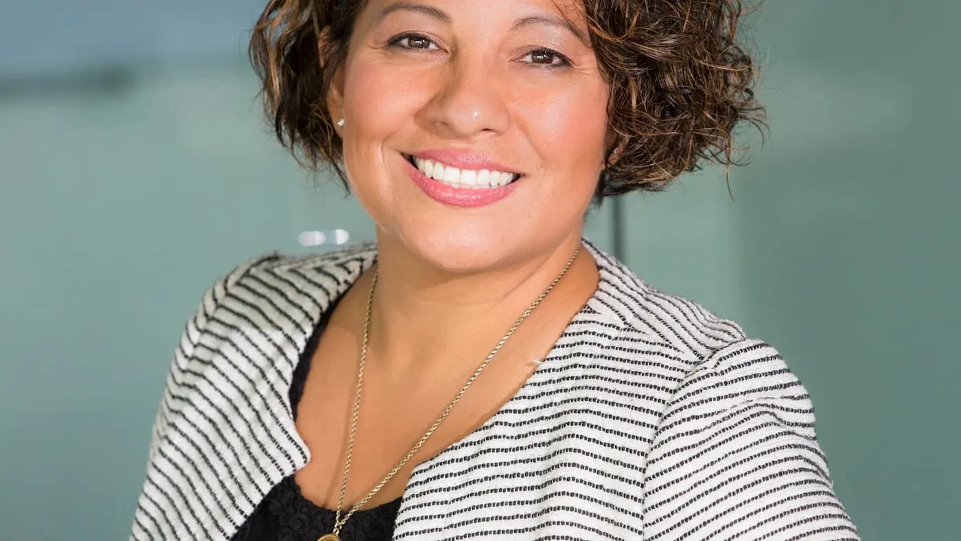 Portrait of a smiling woman